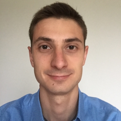 Postopni prehodi na nove verzije mikrostoritev z uporabo Kubernetes (Canary Release)